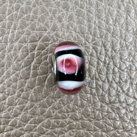 Helzberg Diamonds - Black and Pink Glass Charm - Picture 1 of 2